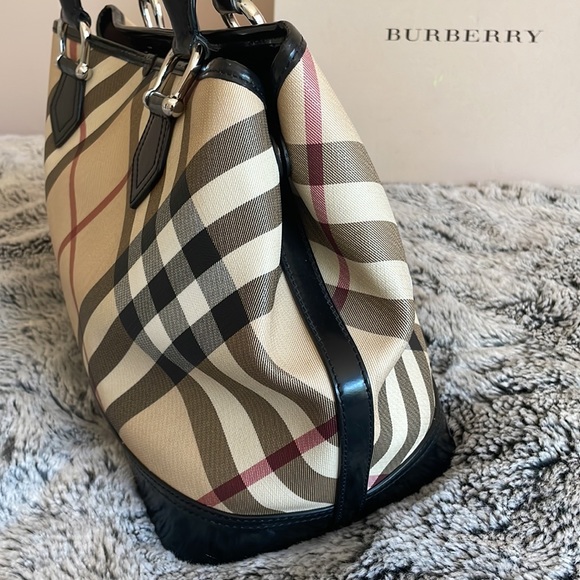 Burberry Nova Check Shoulder Bag - Picture 5 of 12
